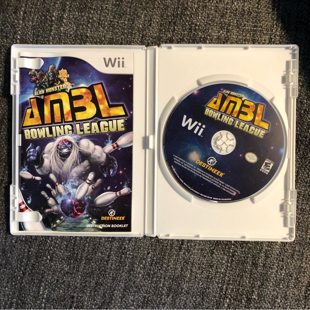 Alien Monster Bowling League Wii Nintendo Game Complete - Picture 3 of 3